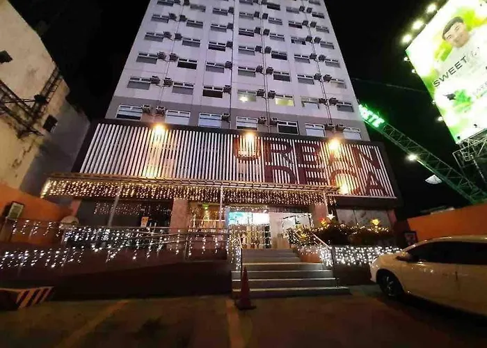 Urban Deca Edsa Staycation W/unli Wi-fi & Netflix