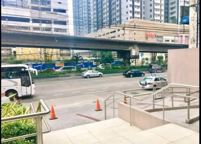 Apartment Urban Deca Edsa Staycation W/unli Wi-fi & Netflix Manila